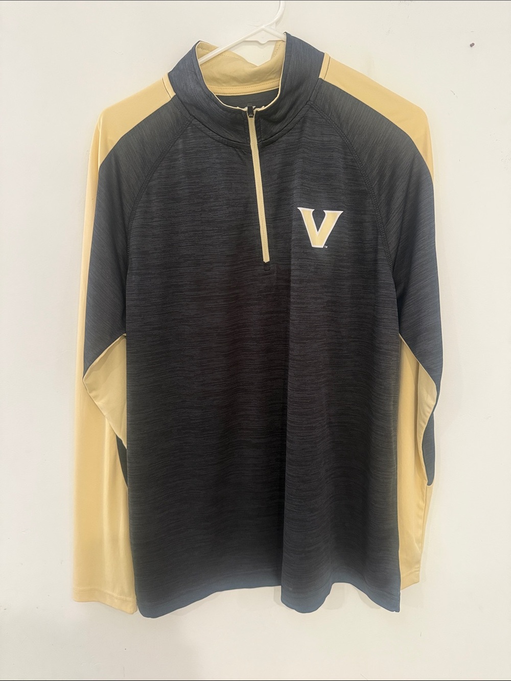 Colosseum Men’s Black and Gold Half-Zip Performance Pullover